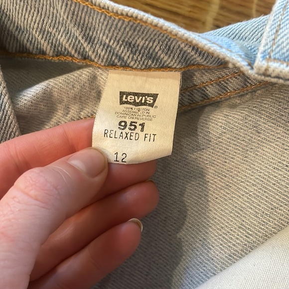 Vintage90s Levi’s Orange Tab relaxed fit High Waist Denim Bermuda Shorts - Picture 4 of 4